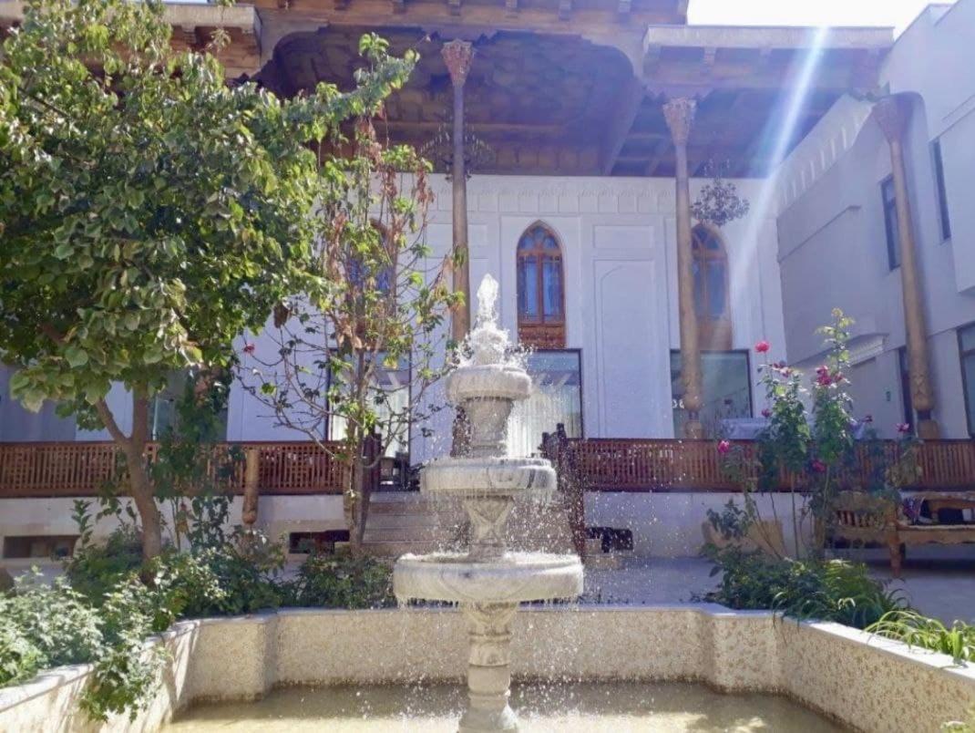 Atlas Bukhara Esterno foto
