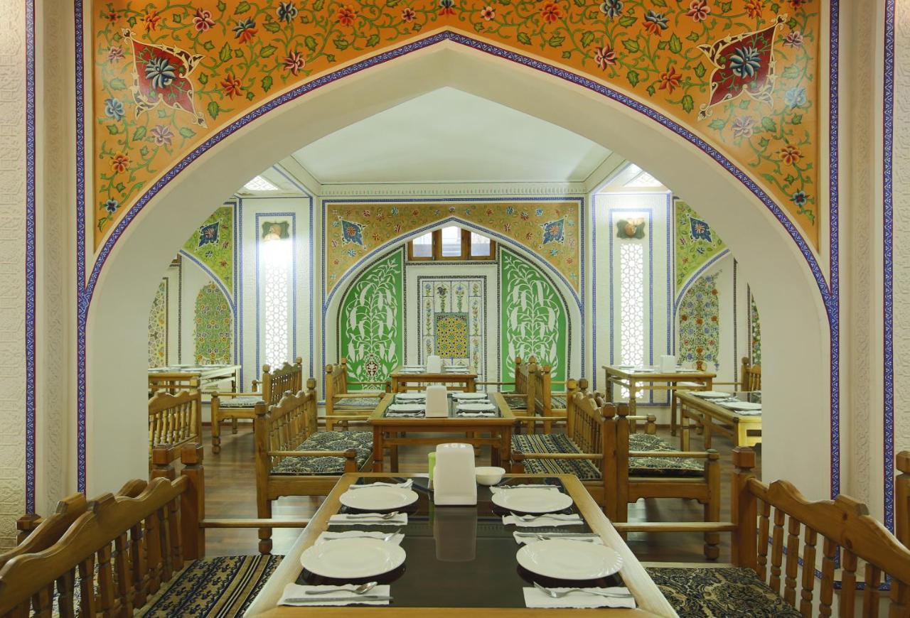 Atlas Bukhara Esterno foto